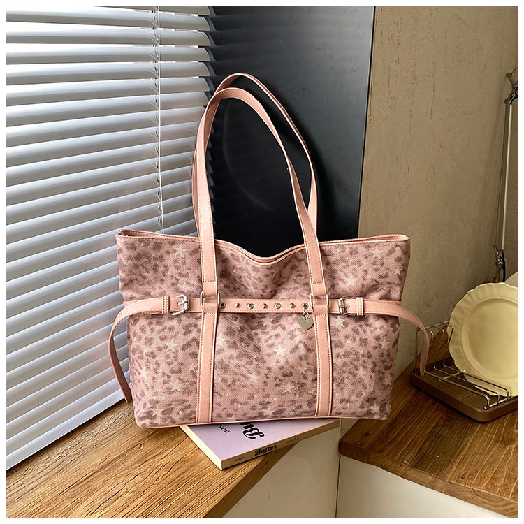 Túi tote đeo vai nách họa tiết da báo cổ điển, form lớn rộng rãi, phong cách tối giản — màu hồng, màu nâu, màu xám chi tiết 12