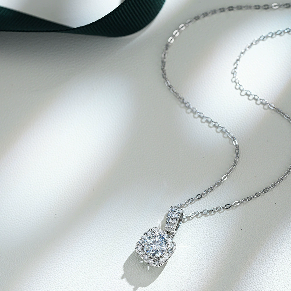 Pendant, classic necklace, accessory, silver 925 sample, 1 carat