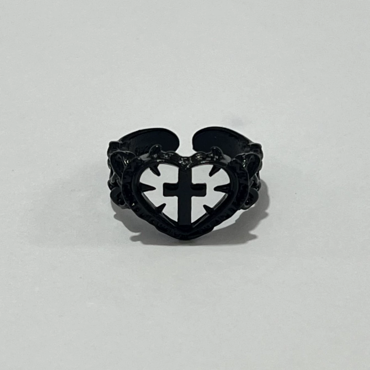 Adjustable ring AQ-5960 Gothic heart, black enamel, one-size adjustable