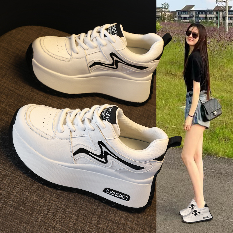 Giày sneaker nữ đế dày tăng chiều cao, phong cách thể thao trắng đa năng — Cơm trắng mơ