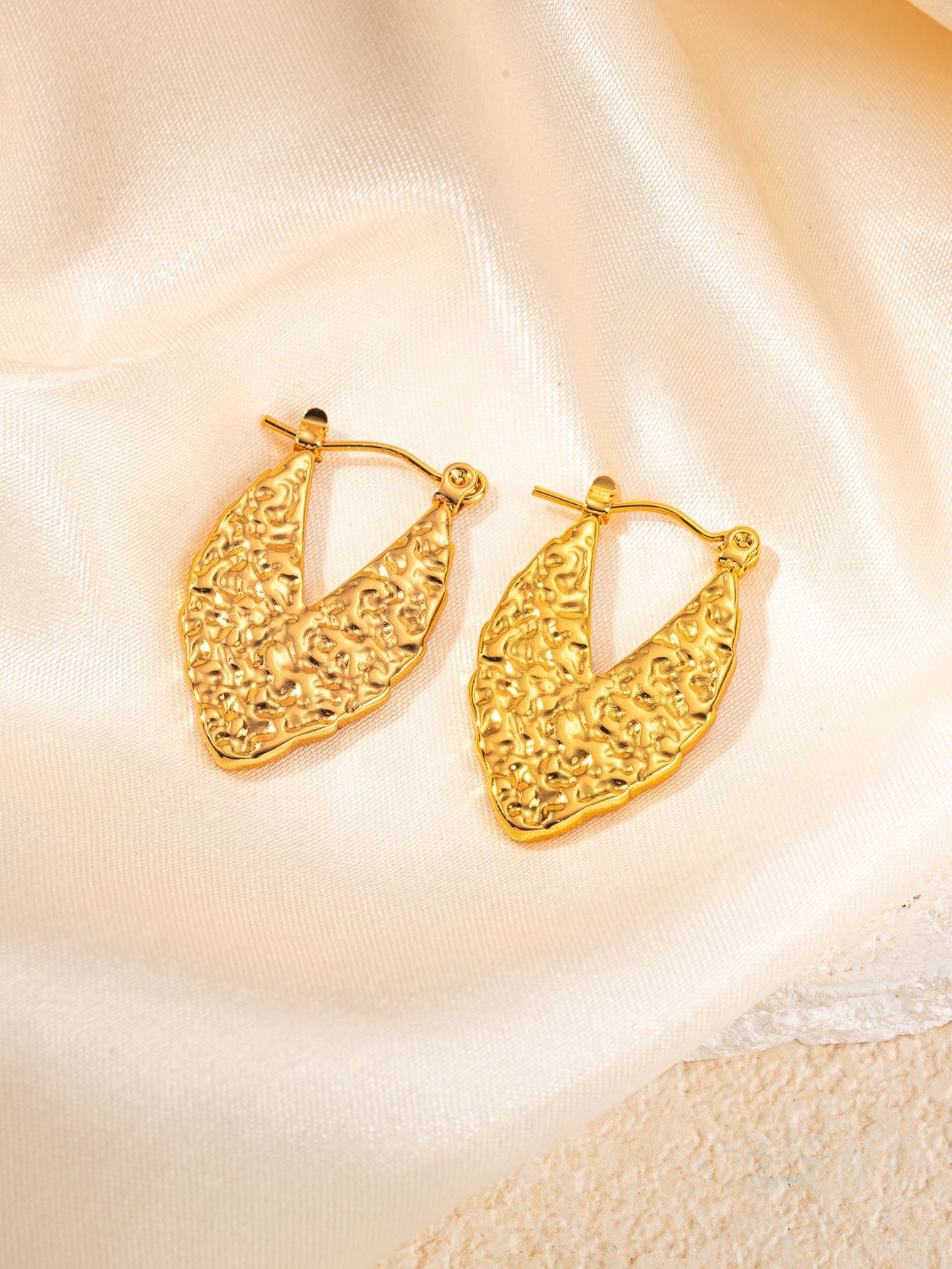 텍스처 슬릿 러브 이어링