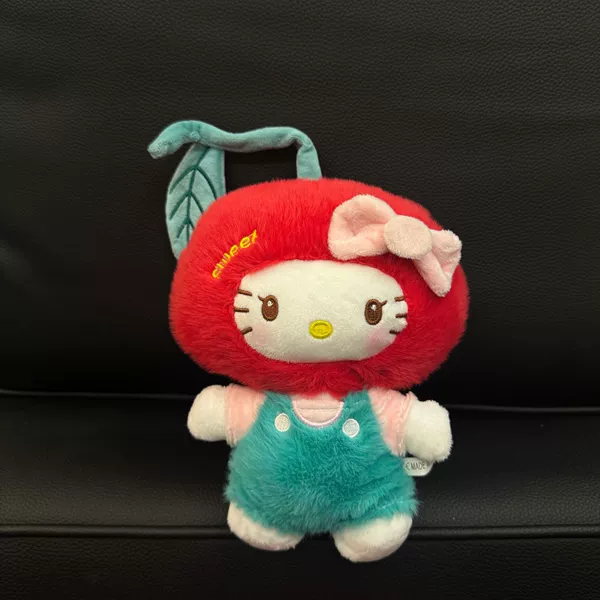 Transformed into cherry kitty doll (25cm)