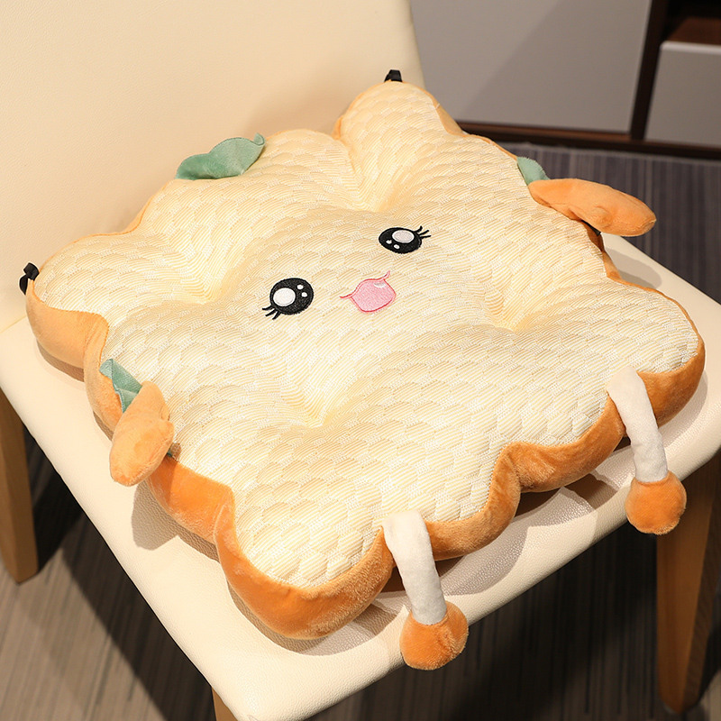 かわいいトーストのクッションのお尻はオフィスの椅子を敷きます。