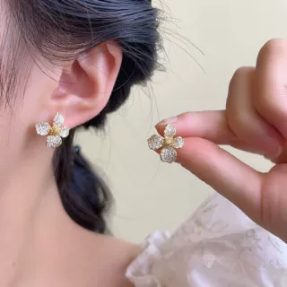 轻奢满钻花朵纯银针耳钉女 小众设计感高级耳环 新款爆款气质耳饰