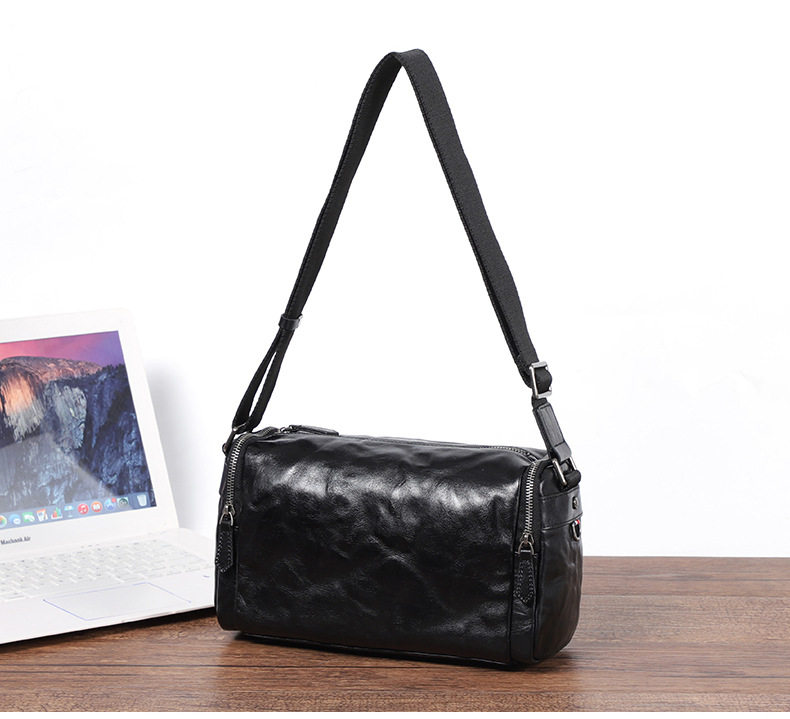 Túi đeo chéo nam da bò thật vân vân tay, túi đeo vai nhỏ gọn 29×11×17 cm — Màu đen chi tiết 3
