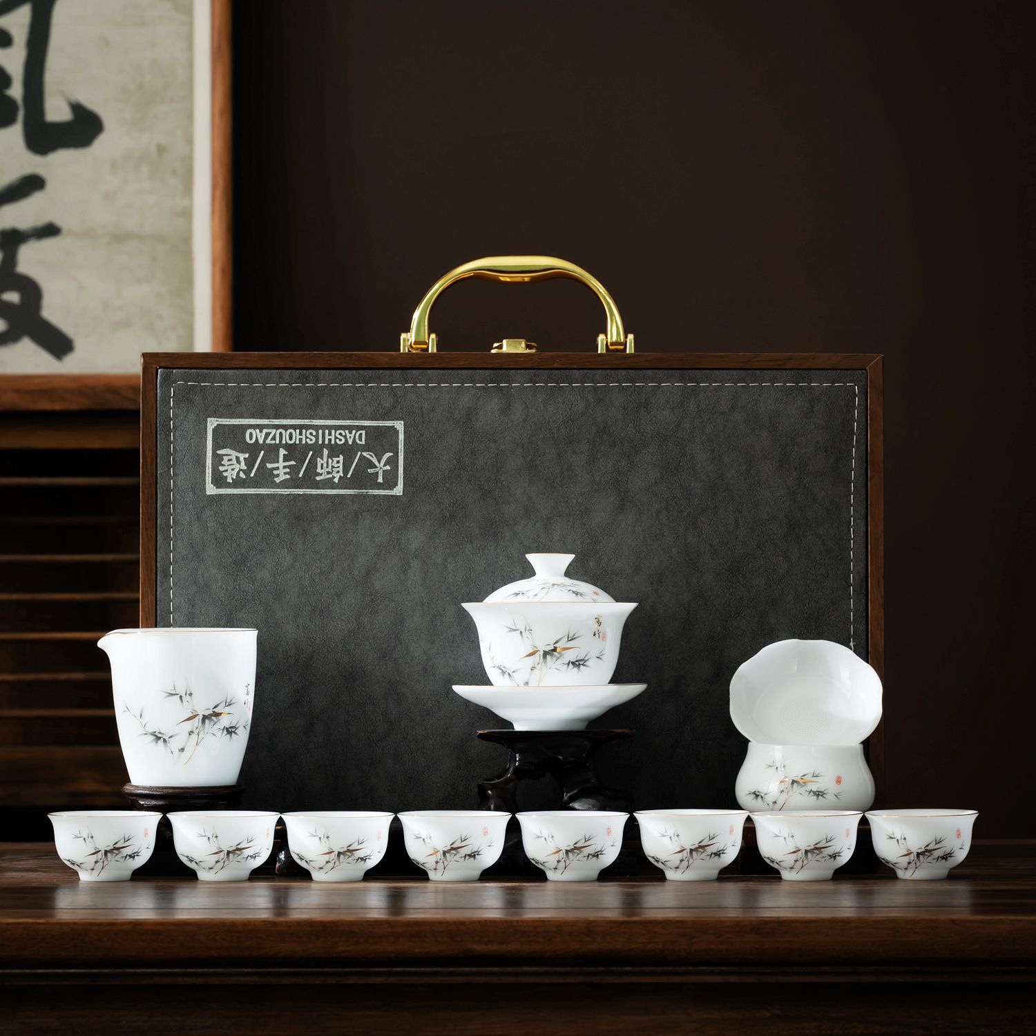 Capacious ceramic tea cup for home use
