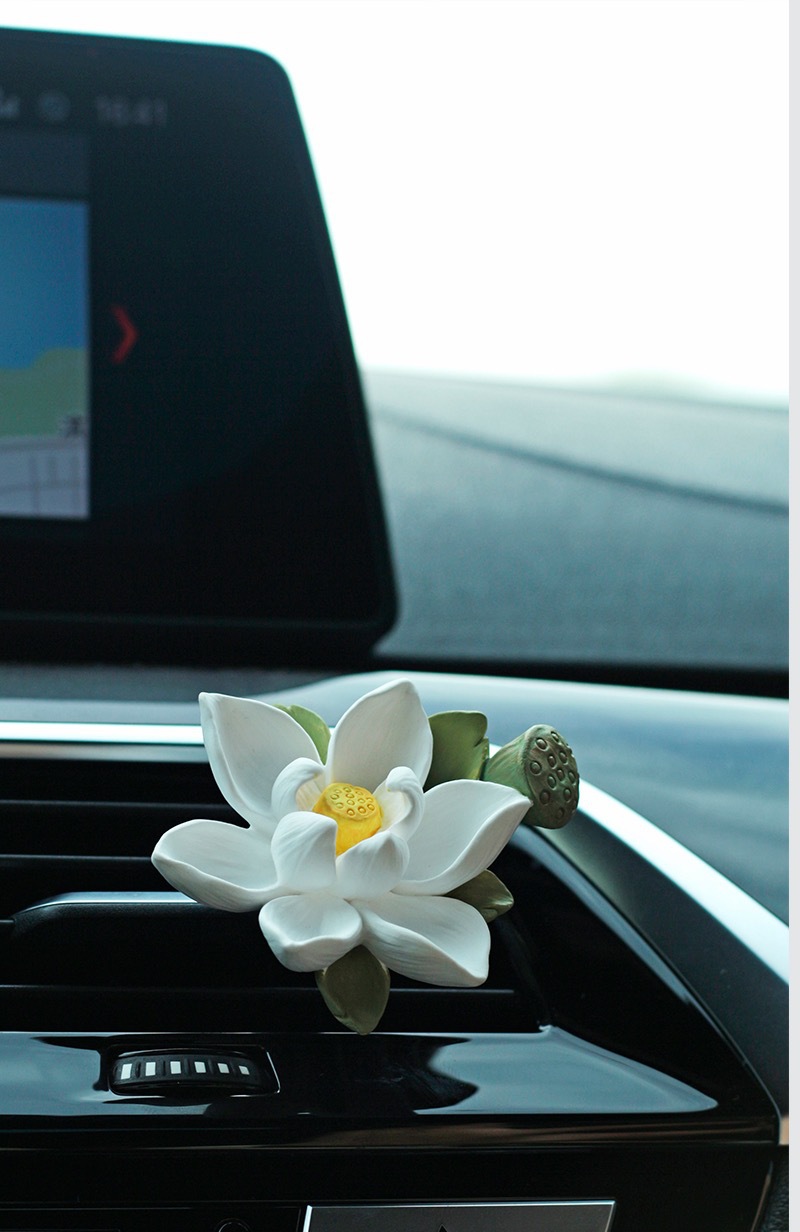 Fábrica al por mayor Lotus coche colgante coche aromaterapia Lotus fragancia Piedra buena suerte continua coche espejo retrovisor fragancia