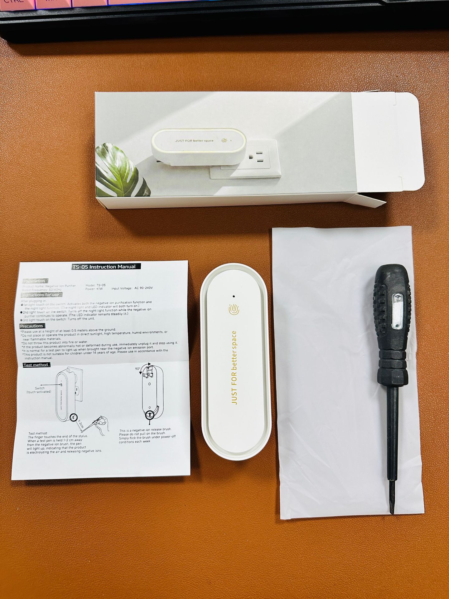 Car Oxygen Bar: Portable Negative Ion Air Purifier for Cars, Removes Odors and Dust, Noise-Free, Small and Foldable