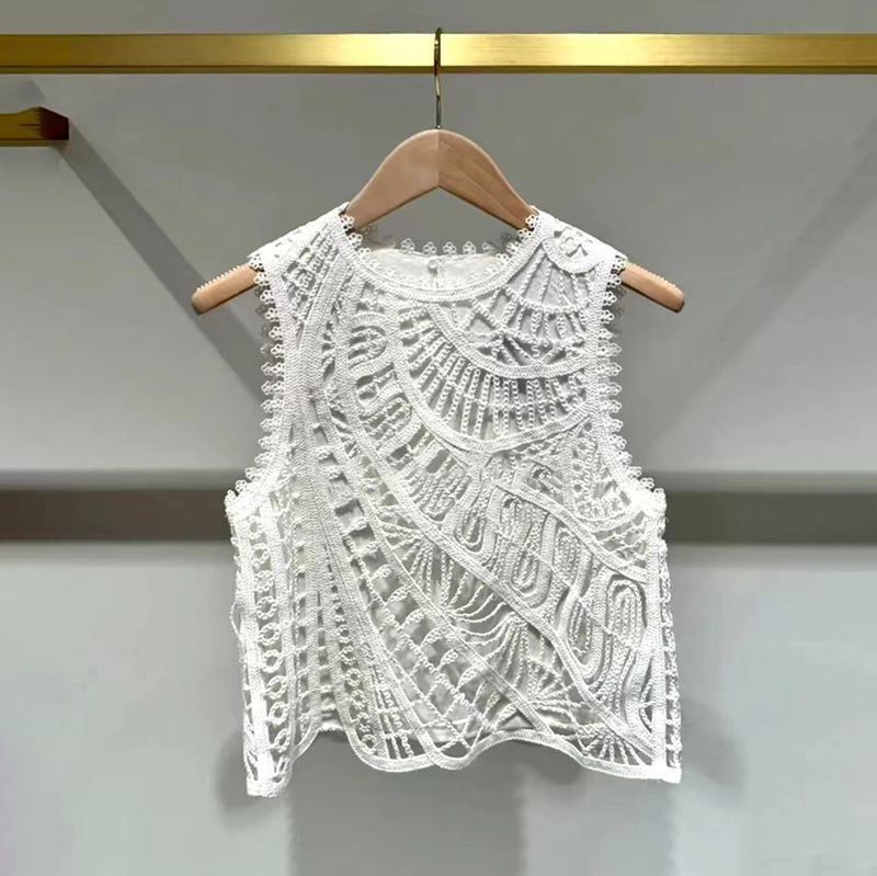 Summer lace bra top with a round collar sleevless