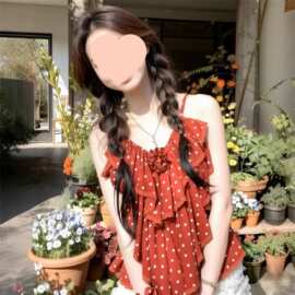 韩系度假风红色波点荷叶边吊带雪纺衫上衣女2026夏季新款甜辣外穿