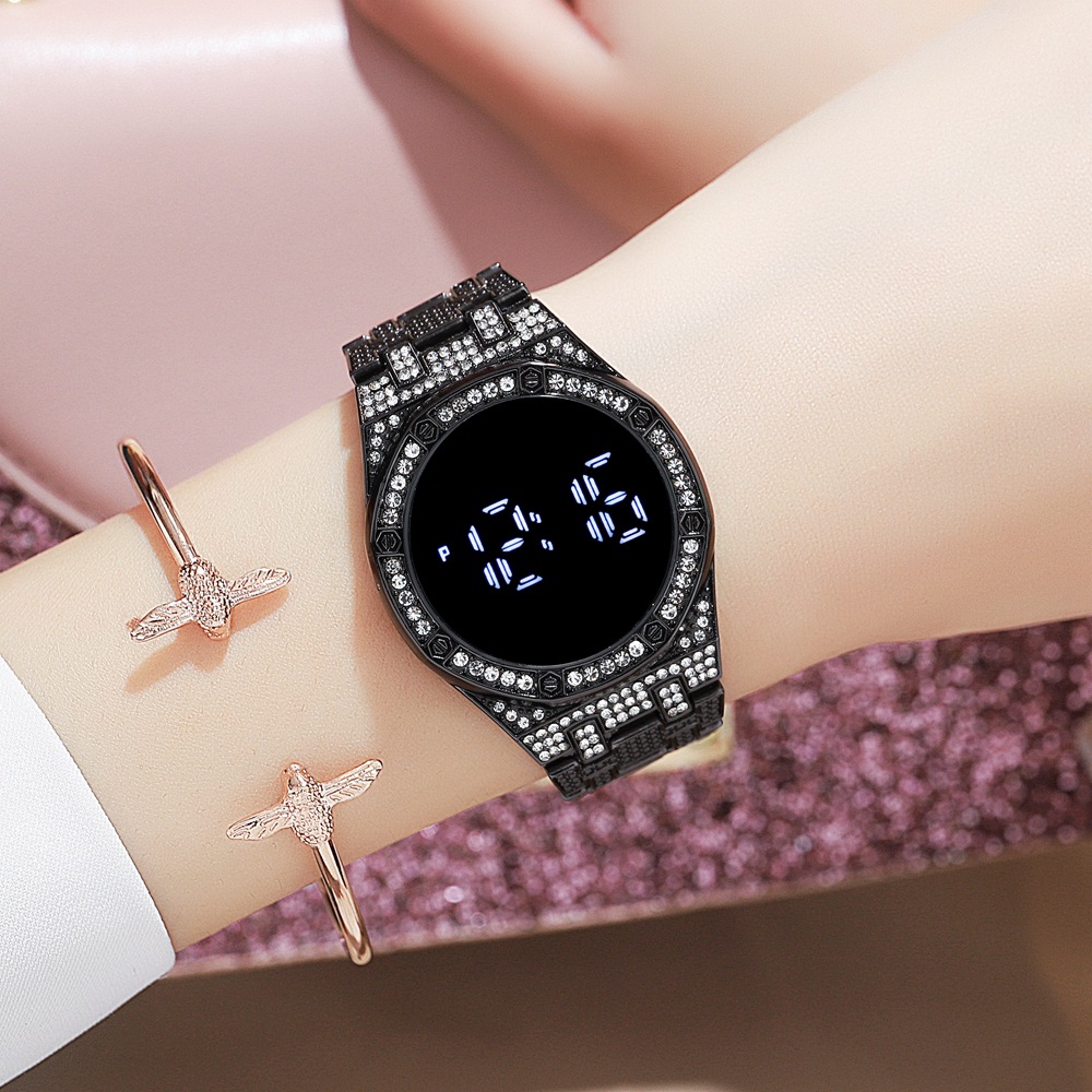 2024 Neue Luxus-Diamantarmband-Legierungsstahlband LED-Anzeige Touchscreen Damenuhr_voghion.com