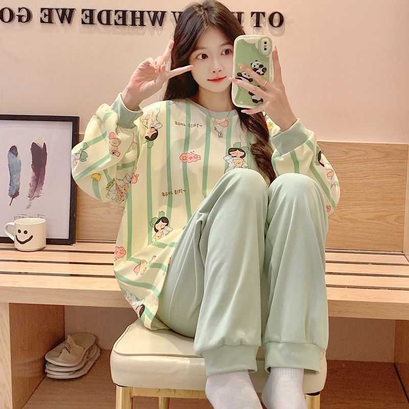 Pijamas al por mayor transfronterizos de mujeres otoño y invierno manga larga de terciopelo chaqueta red dibujos animados dulce viento conjunto de ropa de casa se puede usar fuera