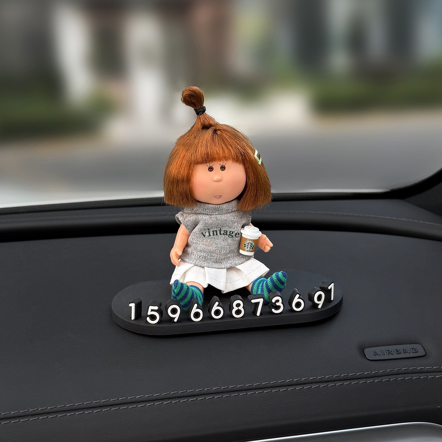 Cute potato-shaped car parking permit, temporary parking number plate, in-car phone holder, decorative item for women, exudes a sophisticated vibe