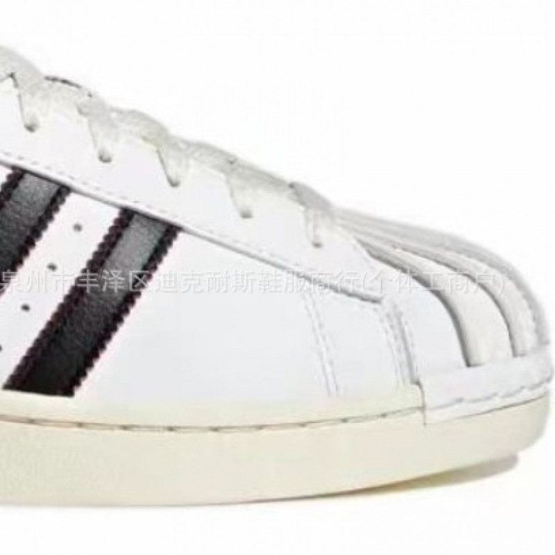 Zapatos de Putian, versión alta Samba, diseño original, Año de la Serpiente, zapatillas versátiles de suela gruesa que aumentan la altura, de color rojo para el campus, modernas y versátiles.