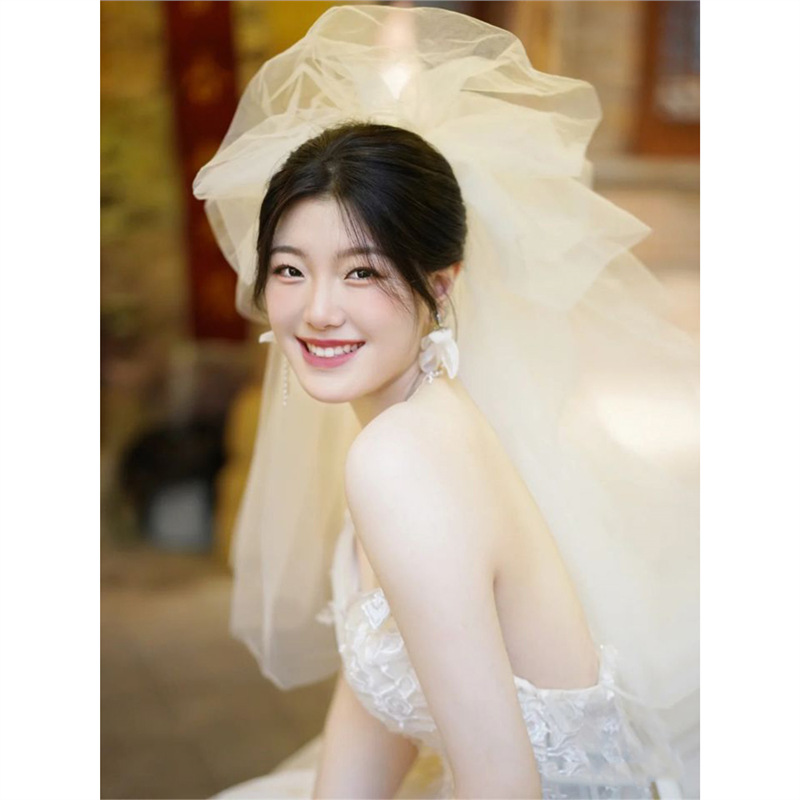 2024 New Veil with Fluffy Cloud Design, Korean-Style Bridal Photography Styling, Street Photography Wedding Dress and Makeup, White