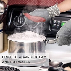 Thickened kitchen baking gloves, insulated placemats, anti-scalding microwave cloth gloves, two-finger deer pattern silicone barbecue gloves