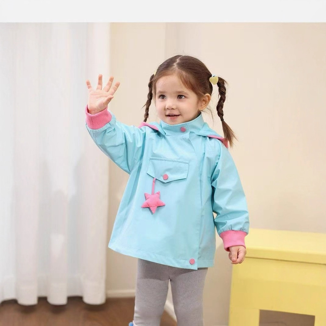 Capa de bebé femenina 2025 invierno bebé con abrigo con capuchón de vello triple protección medio y largo chaqueta de sombrero elfo
