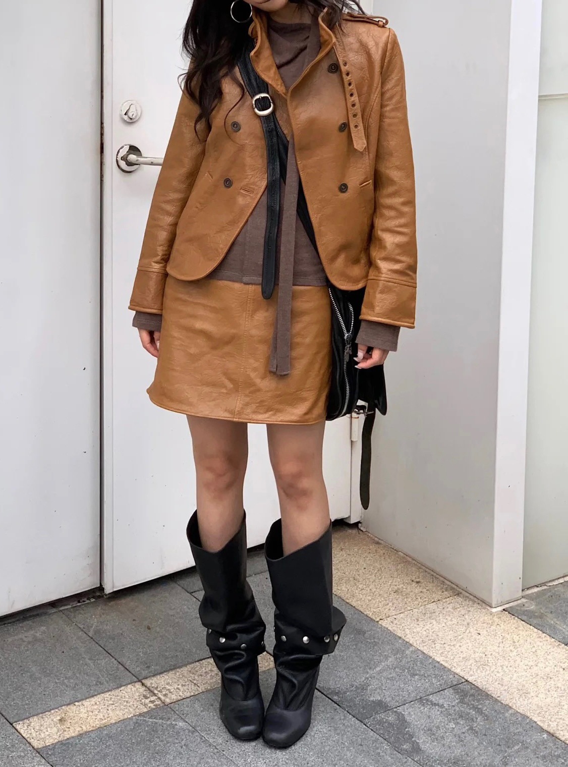 Overknee-Stiefel zum Hineinschlüpfen, brandneues Nietendesign mit verdickter Ferse, schmal geschnittene High-Top-Stiefel mit lockerer Passform, neuer Stil für Herbst/Winter 2025_voghion.com