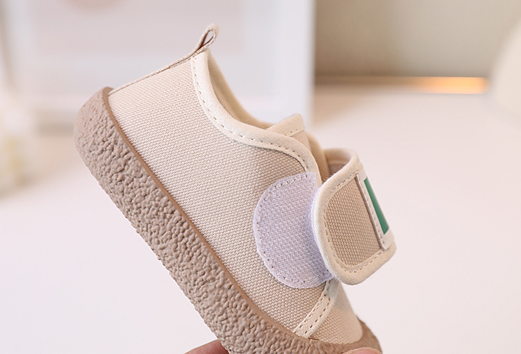 Koreansk barncanvas 2023 vår och höst nya pojkar Casual Baotou flickor mjuk sula Anti-halk babyskor_voghion.com