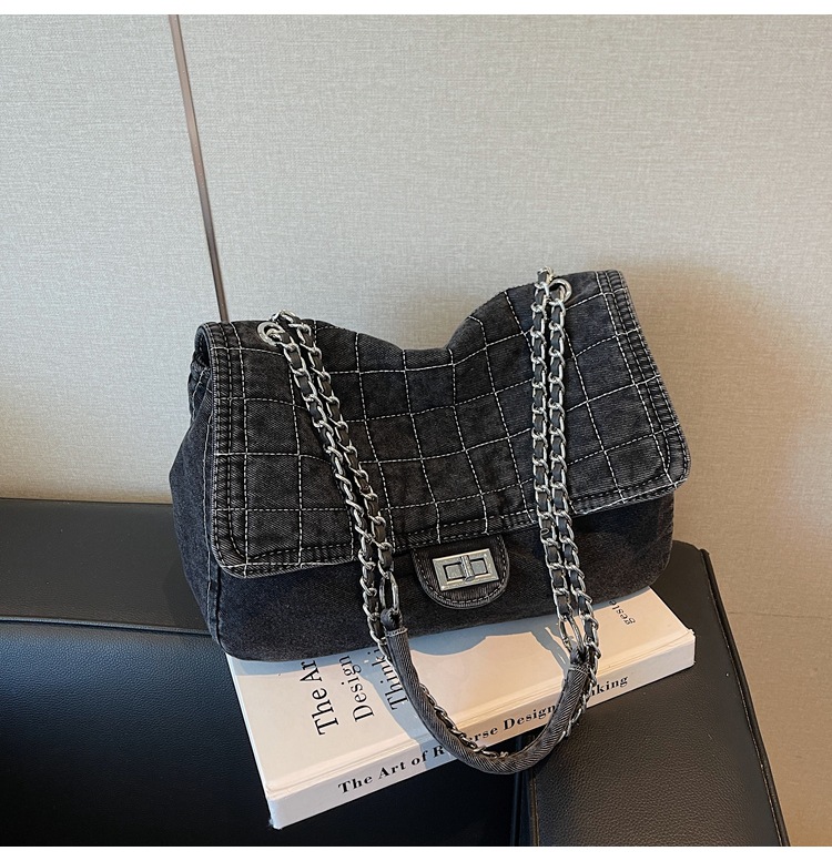 Bolso denim retro de gran capacidad para mujeres otoño / invierno 2025 nueva moda cadena mochila de transporte de viaje ocio tote