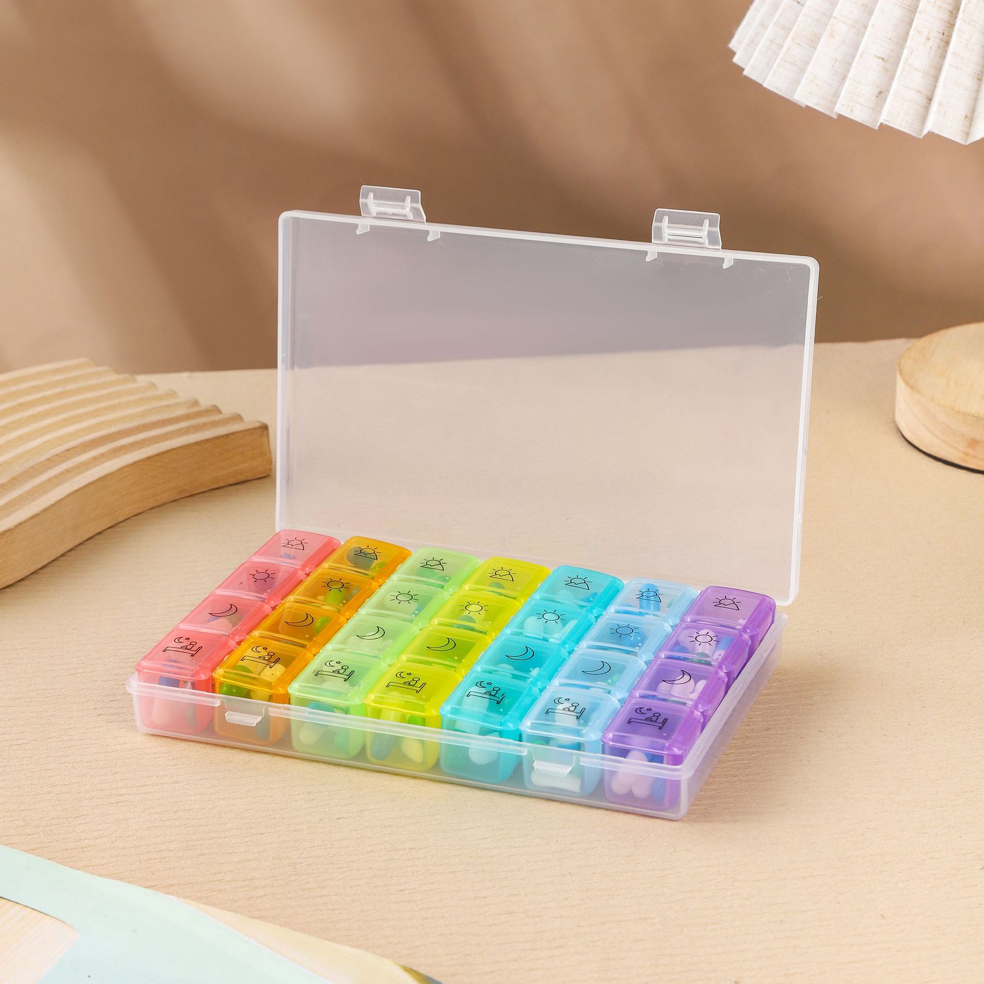 Seven days a week pill box 21 grid 28 grid PP plastic medicine small parts compartment detachable travel portable pill box