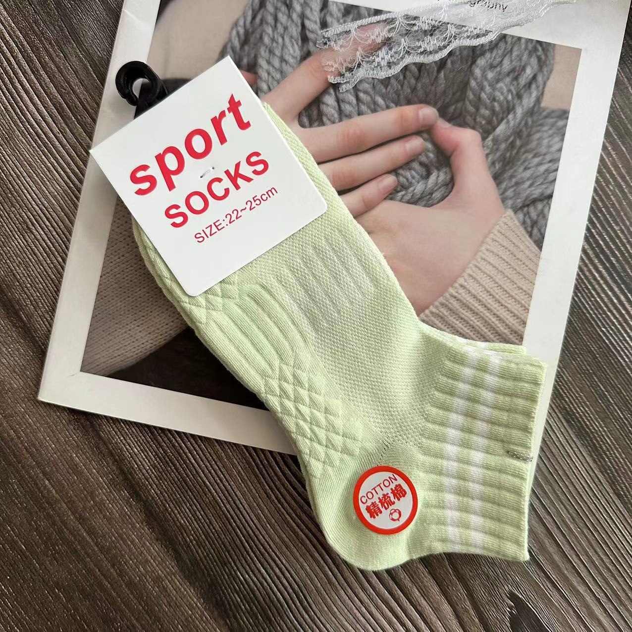 Calcetines de primavera y verano al por mayor de varios estilos, calcetines finos para niñas, calcetines de moda a rayas de estilo universitario, calcetines deportivos para hombres de verano