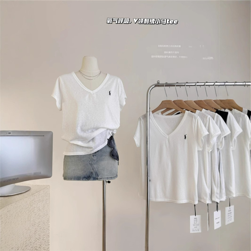 [Ready Stock + Back Collar] Right Shoulder V Neck Short-Sleeved T-Shirt for Women in Summer, Unique and Chic, Loose and Lazy Style for Hot Girls