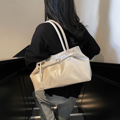 大容量バッグ女性秋冬レジャー2025新型シンプルなシングル肩脇下バッグ通勤バッグ