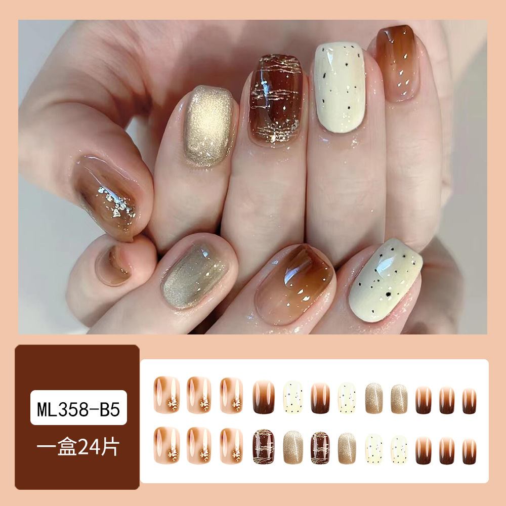 Uñas de desgaste hecho a mano al por mayor Pequeño Libro Rojo TikTok flash plata caliente mariposa pieza de uñas parche de uñas portátil