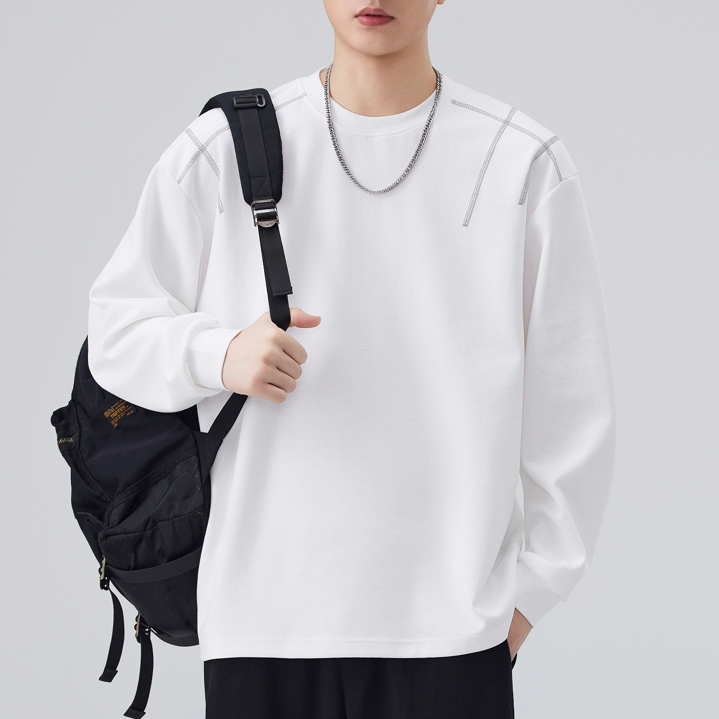 Stylish Design with Visible Stitching Men's Long-Sleeve T-Shirt, New Trendy Round-Neck Casual Sweatshirt, Versatile Base Layer Top