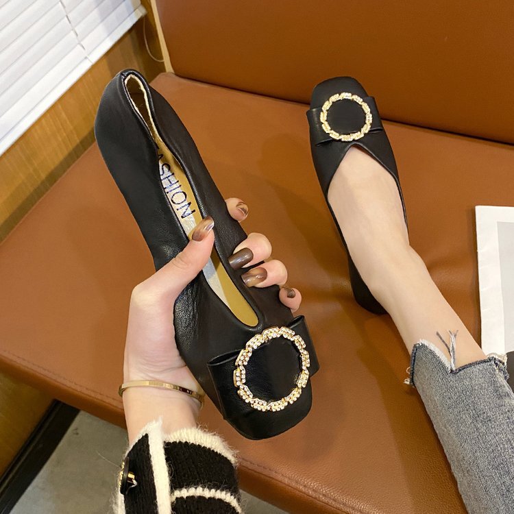 Fairy-Style Gentle Shoes to Pair with Jeans, New Fashion Versatile Loafers for Spring 2026 Fairy-Style Gentle Shoes to Pair with Jeans, New Fashion Versatile Loafers for Spring 2026