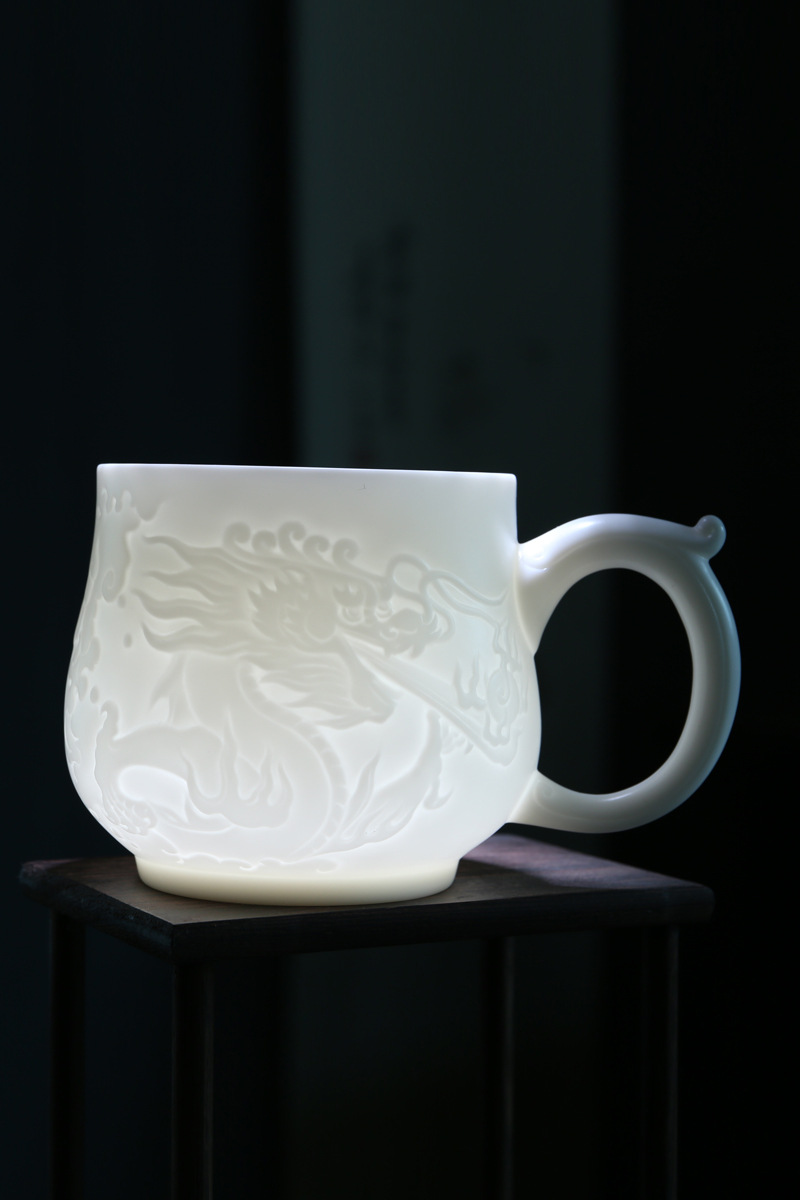 Barro sabor grasa de oveja Jade porcelana blanca cayendo Dragón shengshi Oficina grande Taza agua cerámica con tapa regalo empresa taza té