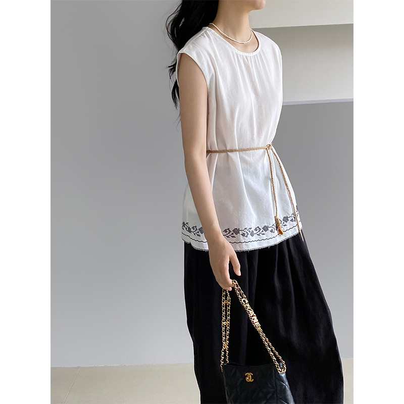 Jiangzuo Bohemian Floral Embroidery Sleeveless Shirt for Women, Summer Style with Waist Tie, Gentle and Elegant Round Neck Blouse 89923