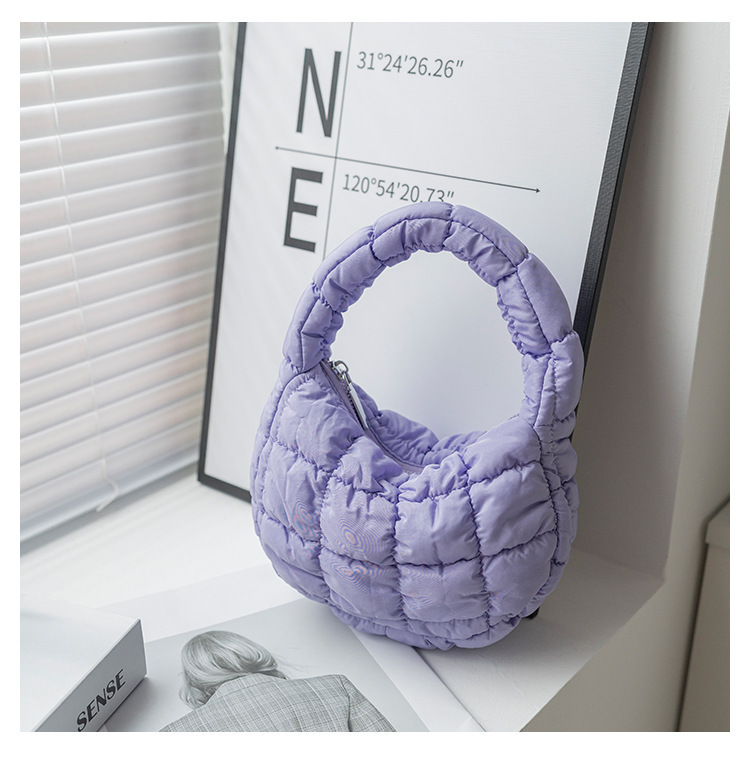 2024 nuevo bolso de nube con pliegues, mini bolso de mano de nicho coreano, chaqueta de algodón de plumón, bolso de mano, bolso de burbuja