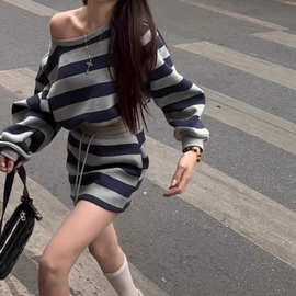 2025韩系休闲条纹卫衣短裙套装女秋季设计感修身显瘦两件套休闲