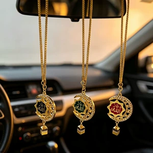 Popular cross-border direct-supply zinc alloy car pendant from the Middle East and Southeast Asia, double-sided diamond-embellished star-moon design, premium model