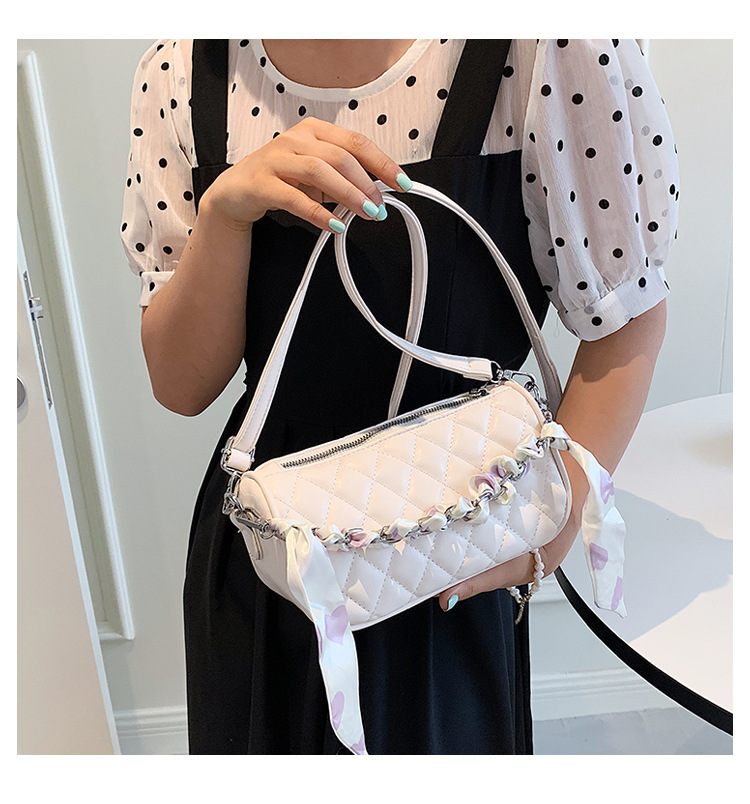 Fashion Chain Messenger Single Shoulder Armpit Small Square Bag display picture 7