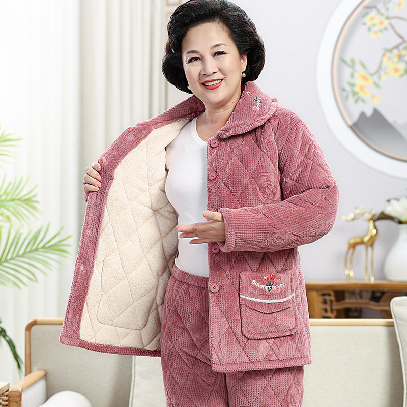 가을과 겨울 중년 및 노인 3 층 두꺼운 플랜지 산호 양털 퀼트 파자마 여성 중년 어머니 가정 의류 세트