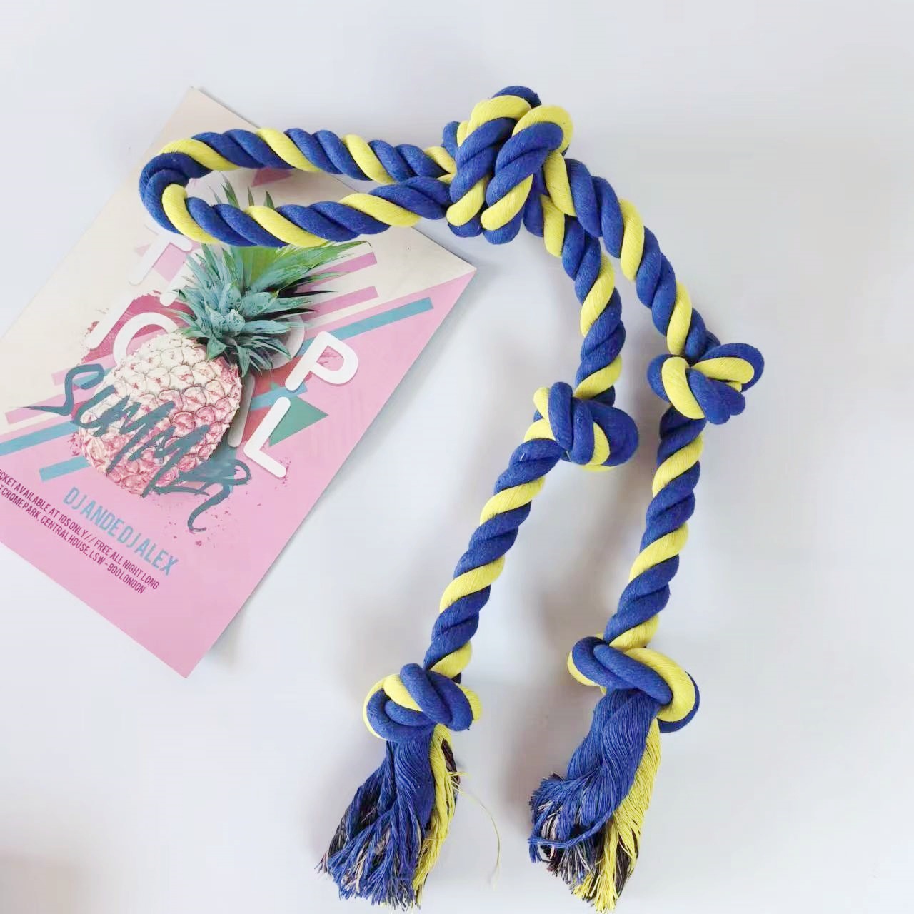 Fabricantes al por mayor de cinco nudos de algodón tejido a mano resistente a la mordedura juguetes de perros grandes juguetes de mordedura de cuerda juguetes de perros