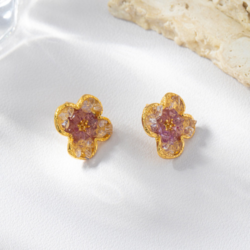 French springy fresh green forest-style earrings that highlight the face, floral stud earrings with unique design sense, wholesale earrings