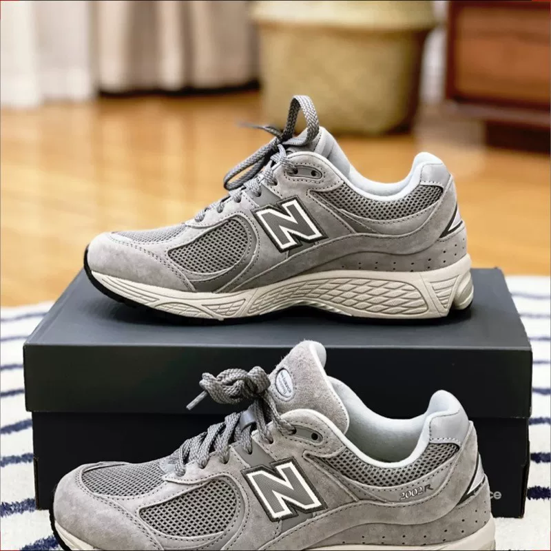 Classic footwear, sports shoes for men and women