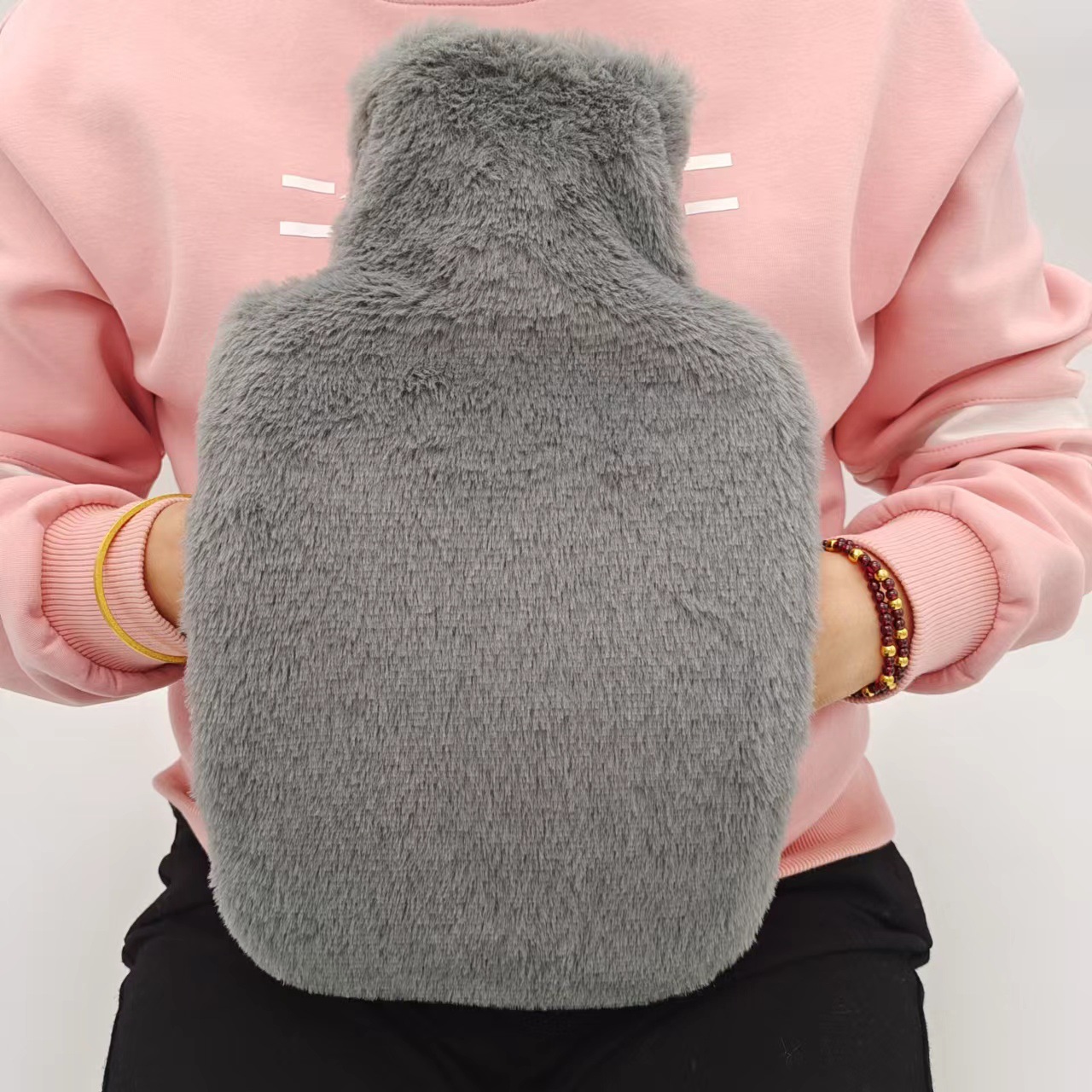 En stock lindo en forma de corazón mano más caliente bolsa de agua portátil creativo llenado de inyección de agua bolsa de agua caliente moda portátil bolso caliente al por mayor