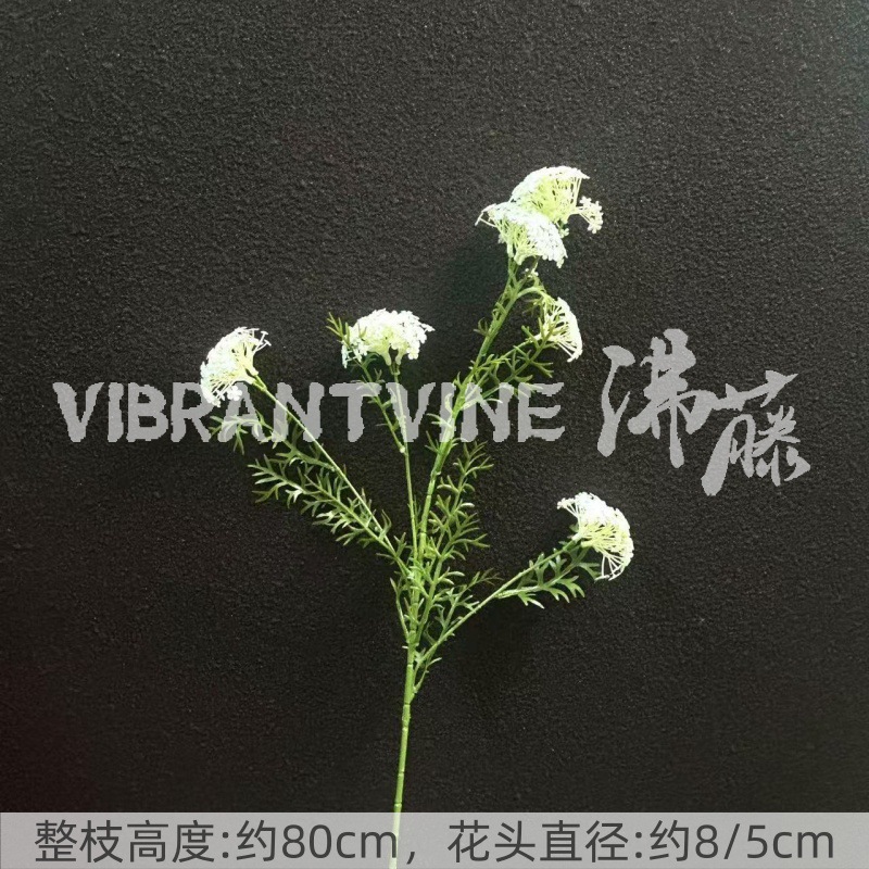 Arreglo de flores de guía de diseño de bodas blanco Arreglo de flores de guía Sala de estar del hotel Decoración de flores falsas Fábrica de flores artificiales al por mayor