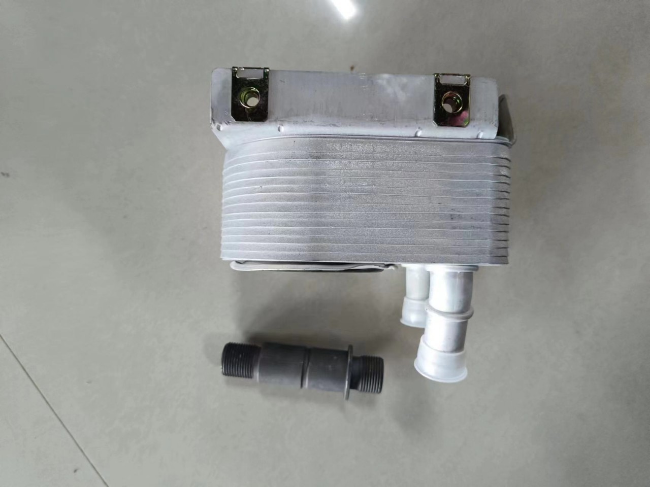 05048119AA 05047370AC 机油冷却器 oil cooler-阿里巴巴