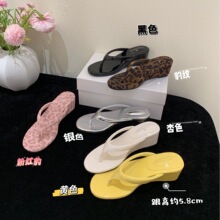 [不含税]小个子法式坡厚厚底人字拖2026女夏外穿拖鞋小众休闲凉鞋