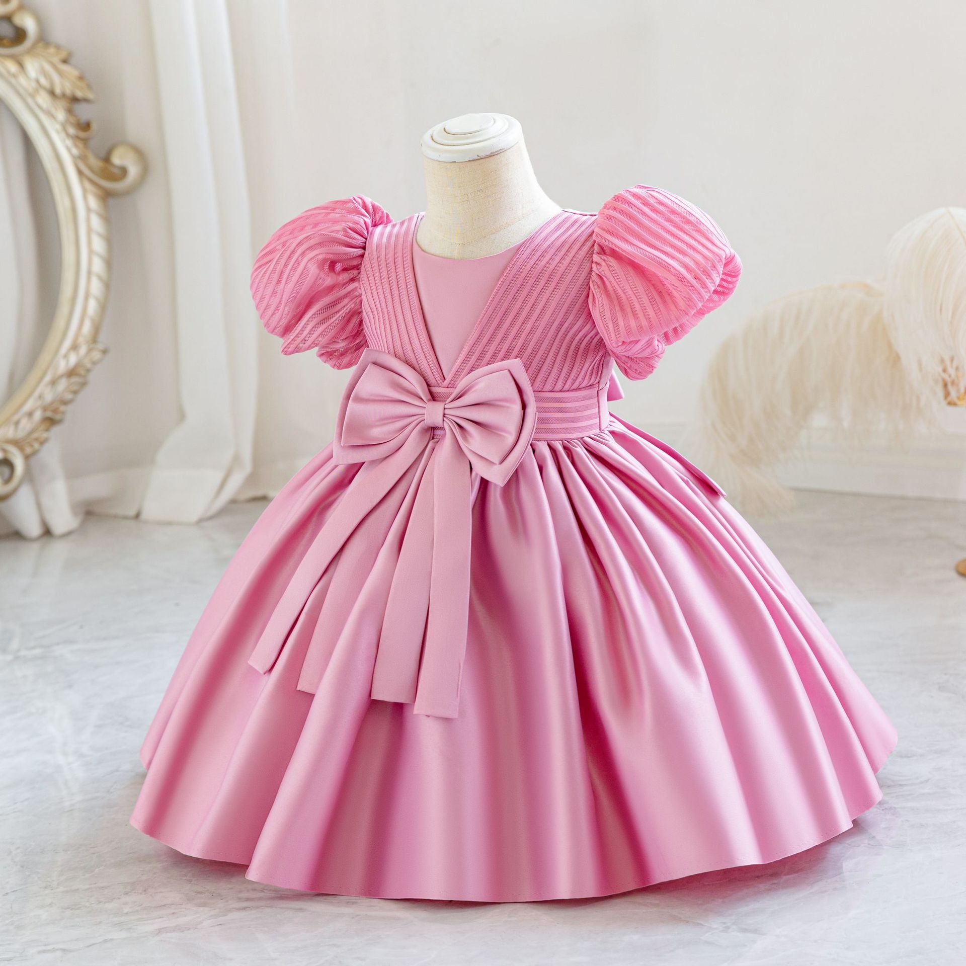 Robe d'anniversaire pour enfant Robe d'anniversaire pour enfant Robe de princesse de première année à rayures en satin avec nœud_voghion.com