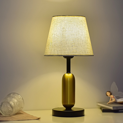 European retro table lamp bedroom bedside table creative simple romantic warm Nordic ins remote control American night light