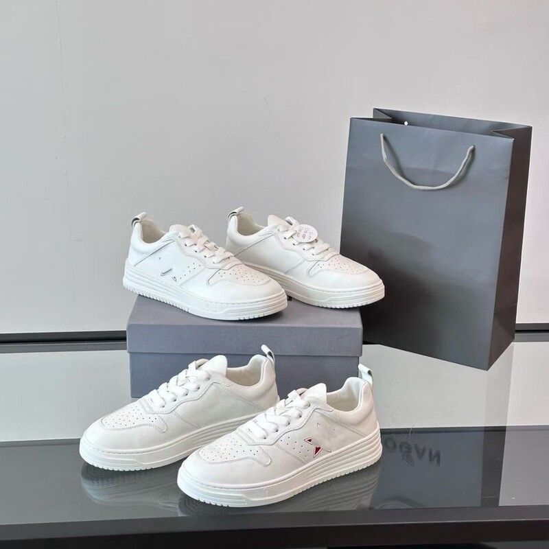 High Quality Men's Shoes 2025 New Soft Sole Work Shoes Black Commuting Cowhide Lace-Up Casual Shoes