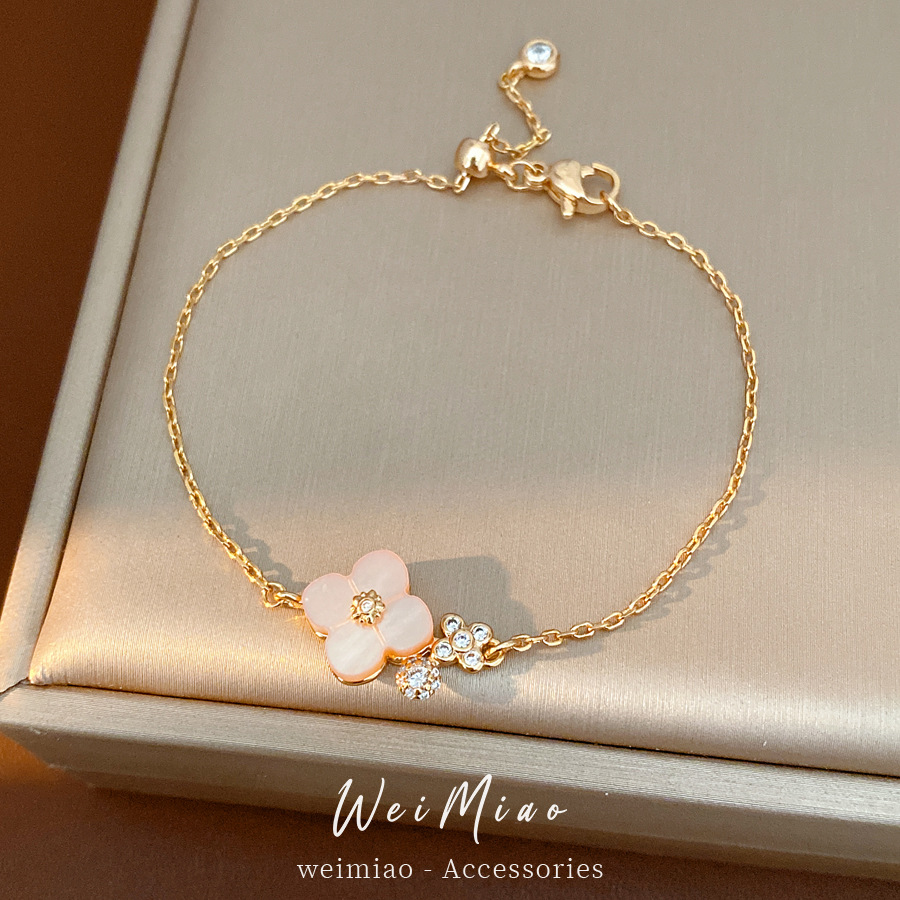 Flores de cerezo polvo de rosa de rosa de piedra collar ligero de lujo nicho de alto nivel sensación de cadena de clavícula dulce viento pequeño conjunto de joyas frescas