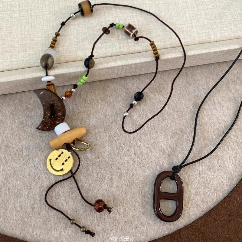可爱卡通腊肠狗吊坠项链女复古小众氛围感毛衣链新疆旅游叠戴配饰|undefined